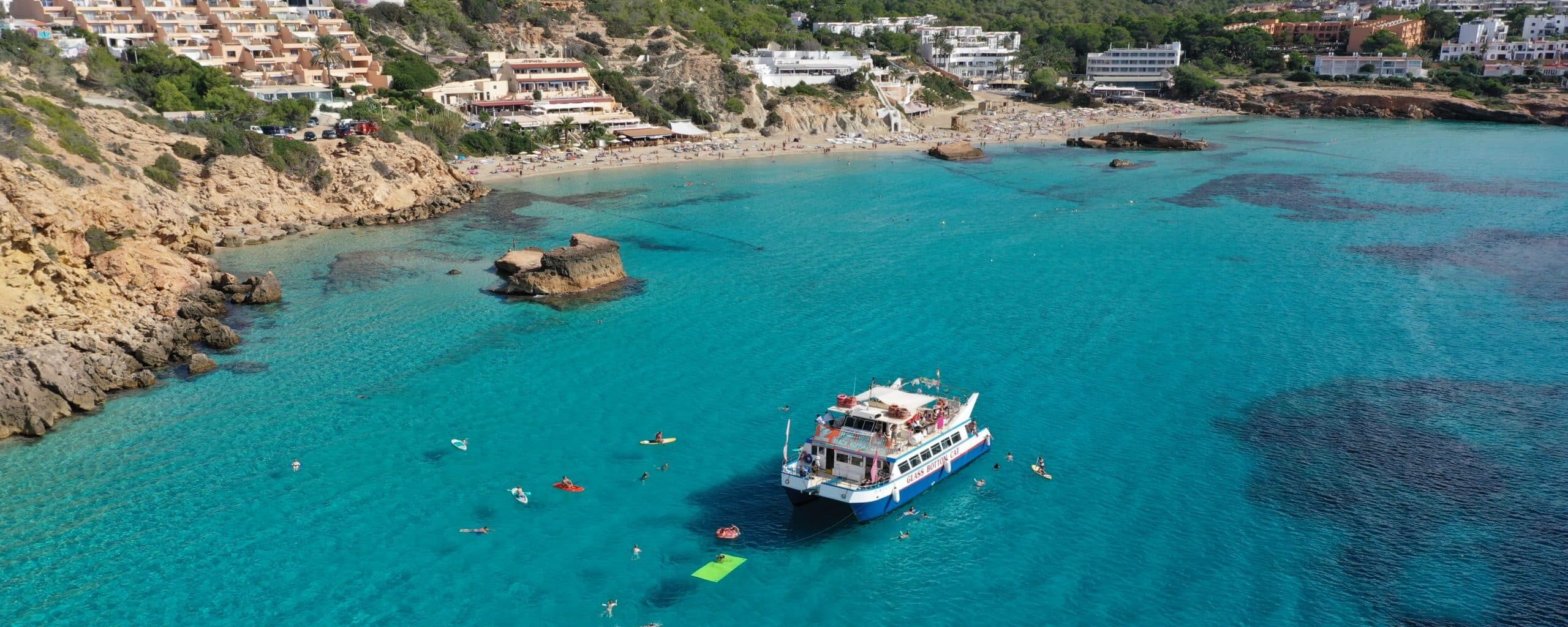 Explora Ibiza en Barco con Todo Incluido 2024
